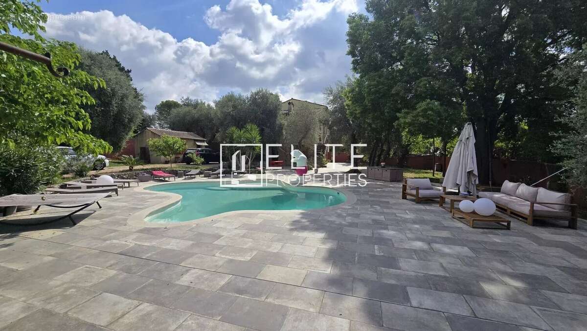 Maison en pierre 233m² & piscine + dépendances - grasse - photo 20