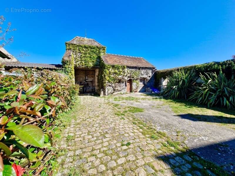 Maison à AVRAINVILLE