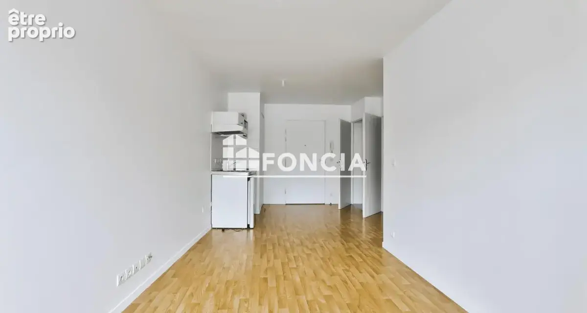 CORBEIL-ESSONNES - Appartement 2 Pièces avec parking - photo 4
