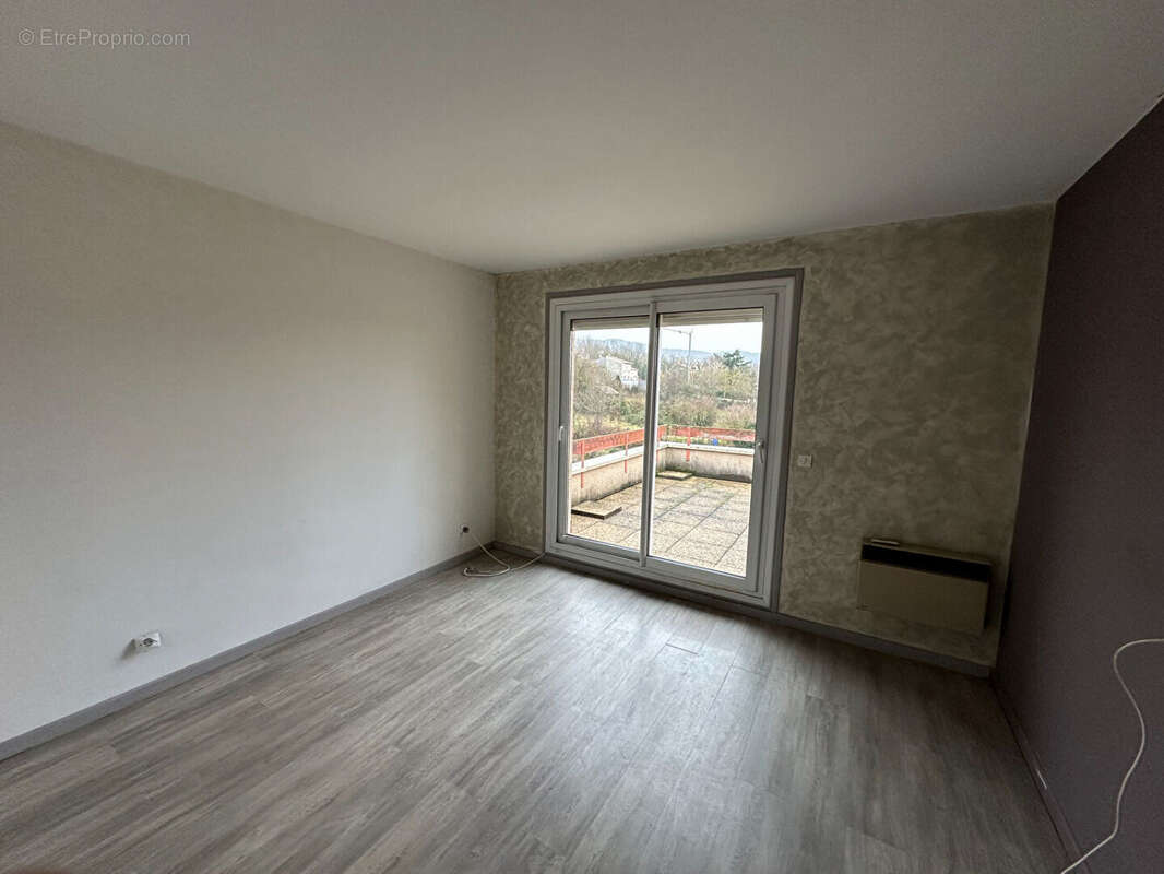 Appartement à PERIGNAT-SUR-ALLIER