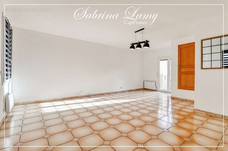 Maison à LE MESNIL-SUR-OGER