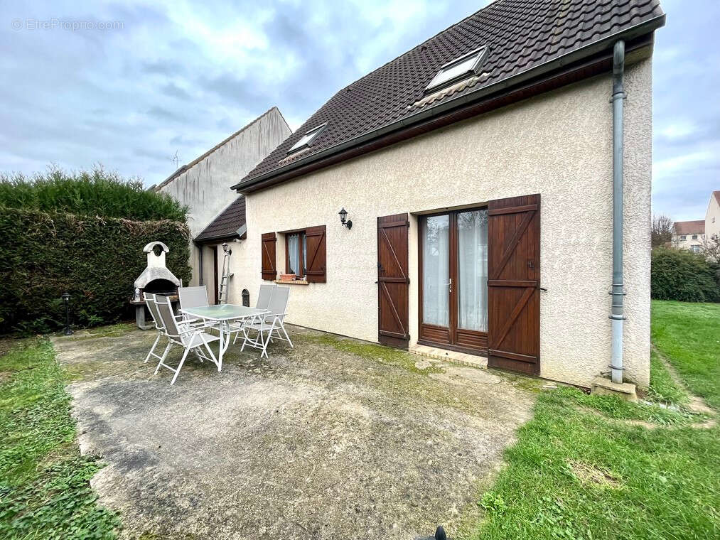 Maison à LIZY-SUR-OURCQ