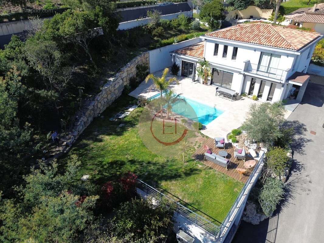 Maison à LES ADRETS-DE-L'ESTEREL