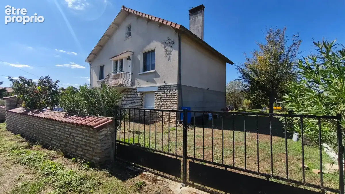 Photo Maison à Blanzay au prix de 118 000€