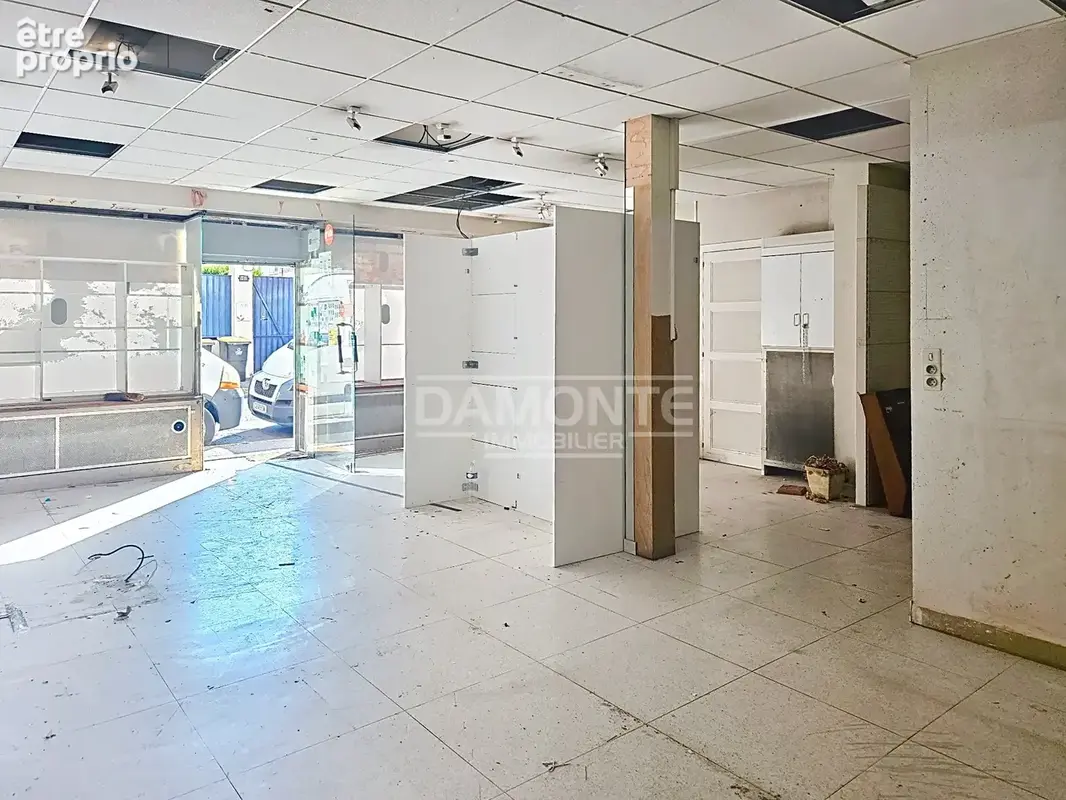 Local commercial 77 m2   Belle visibilité   Axe passant - photo 7
