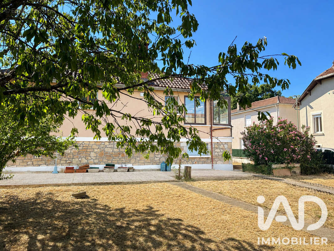 Maison 79 m² à Capdenac-Gare  - photo 7
