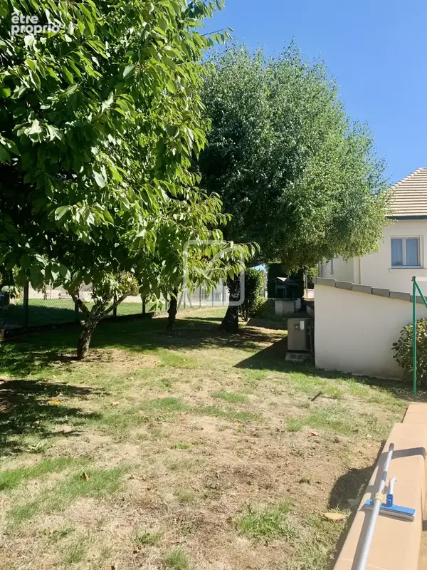 Donzenac   maison rénovée avec piscine, terrain de 2 000 m2 et garage de 70 m2 - photo 16