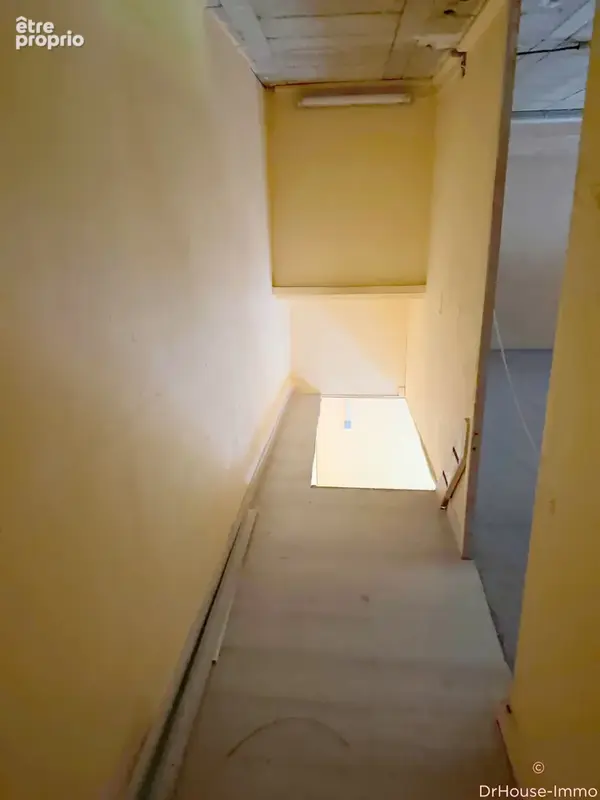 Commerce 200 m² à Marseille-15e  - photo 8