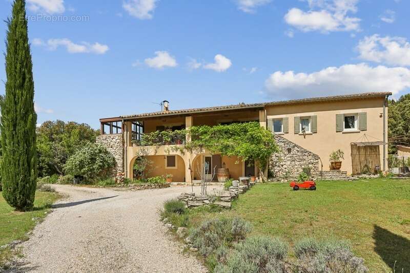 Maison à GORDES