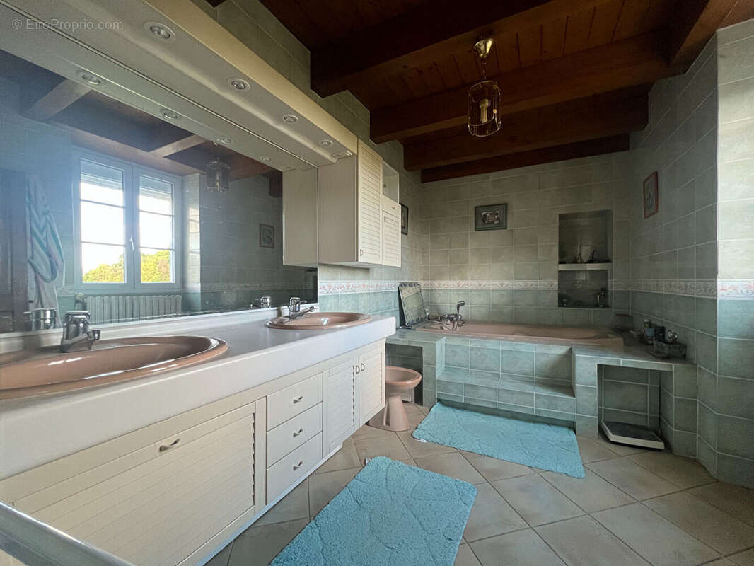 Maison à TONNAY-CHARENTE