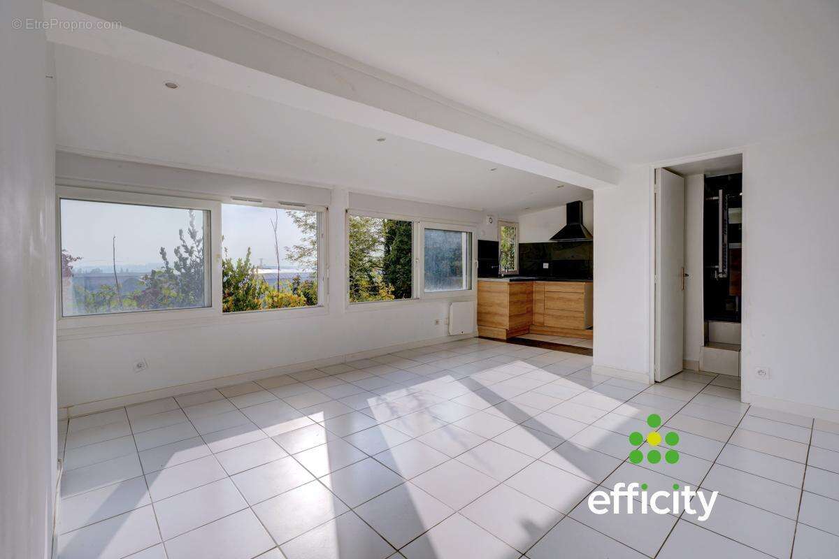 Appartement à OULLINS