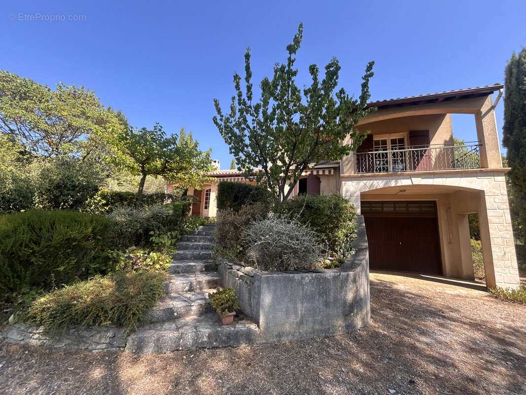 Exclusivite hauts de nimes maison 150m2 terrain 3062m2 arbore garage en sous sol - photo 4