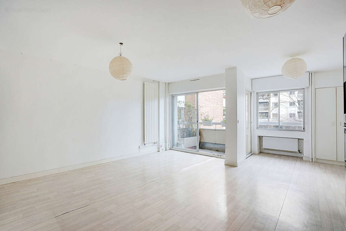 Appartement à PARIS-11E
