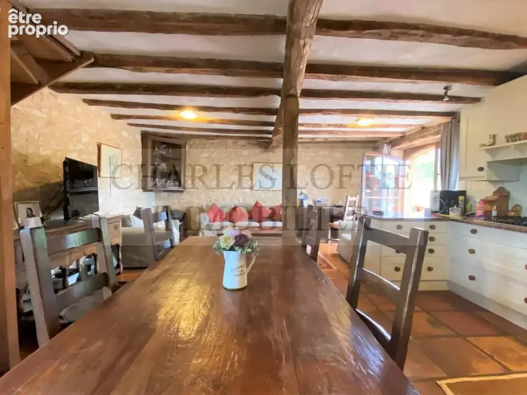 Superbe ensemble avec maison, gîte et piscine implanté au coeur de ses 12 hectares - photo 14