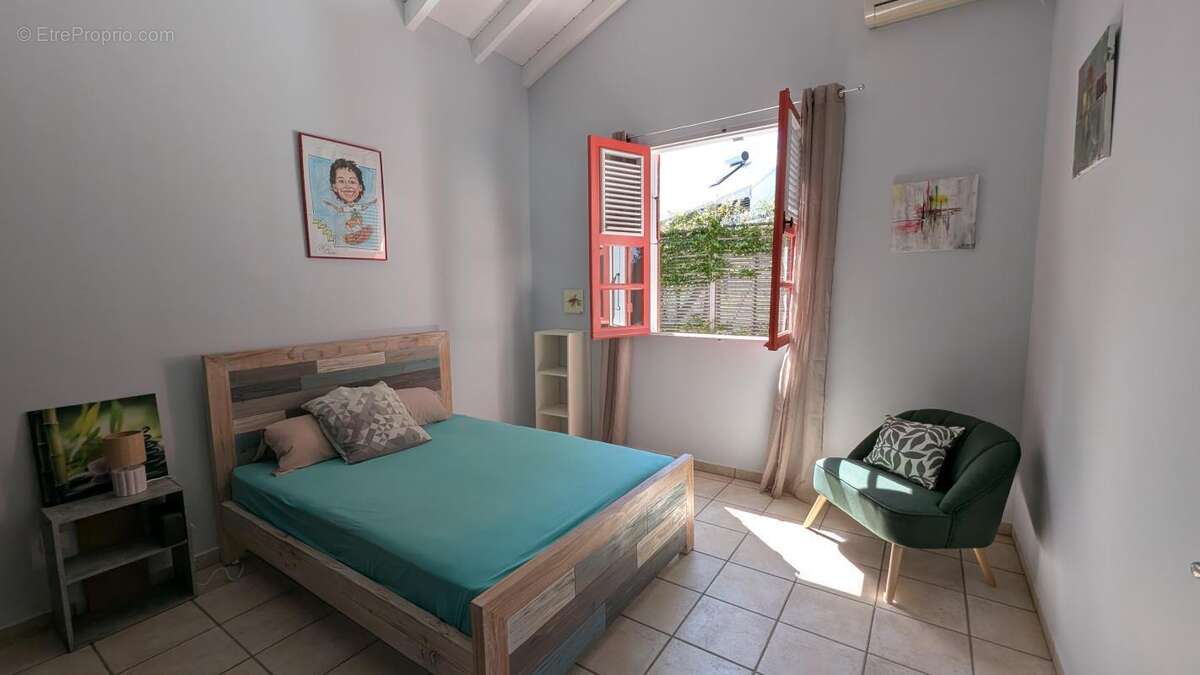 Maison à PETIT-BOURG