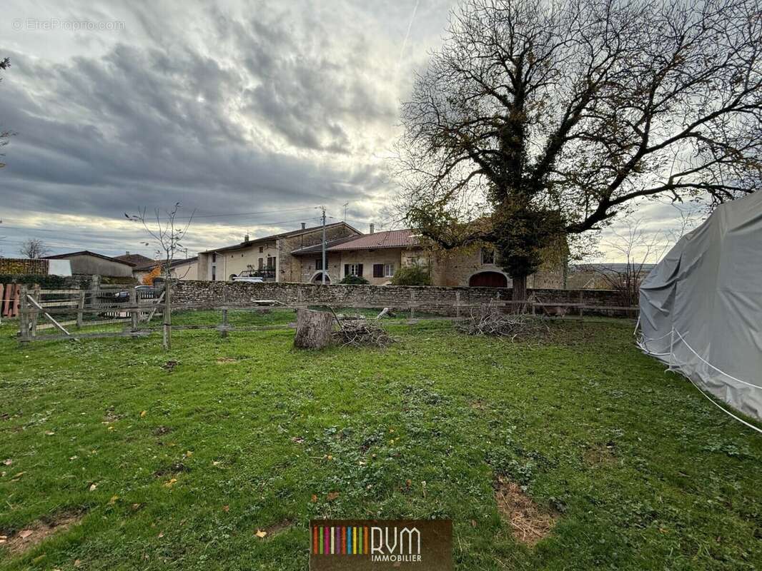 Terrain à VILLEREVERSURE