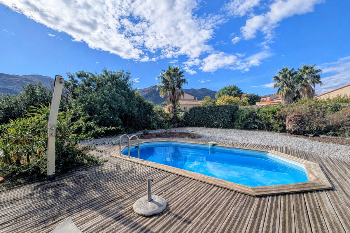 Maison à LAROQUE-DES-ALBERES