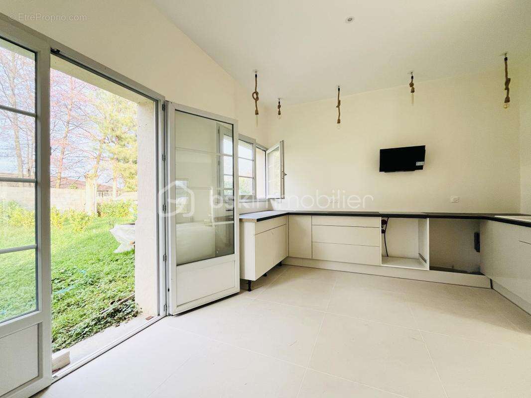 Maison à CRECHES-SUR-SAONE