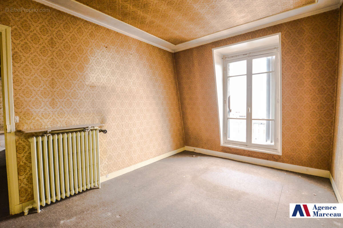 Appartement à COURBEVOIE