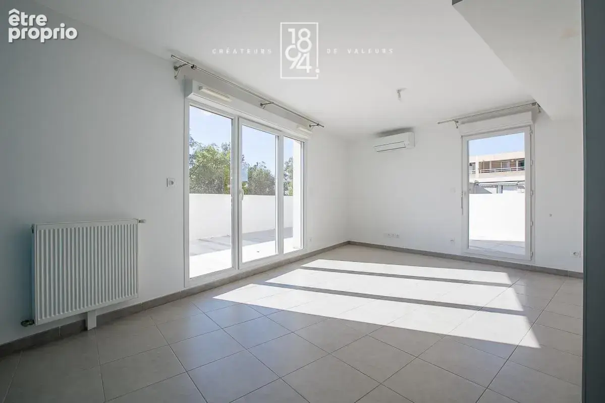 Appartement T3 à vendre Marseille 5ème (13005) I 54 m2 I Terrasse de 46 m2 I SAINT-PIERRE - photo 2