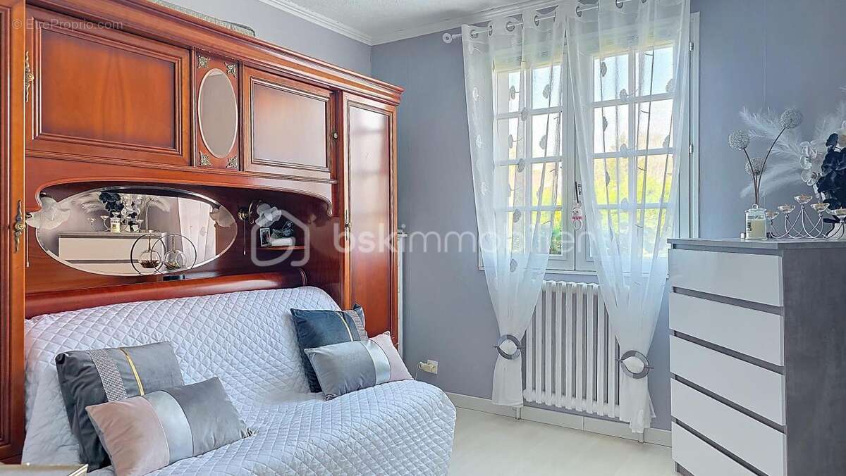 Maison à JOUY-LE-CHATEL