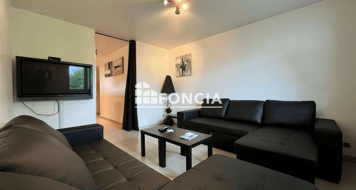 Agréable studio-cabine dans un secteur recherché ! - photo 2