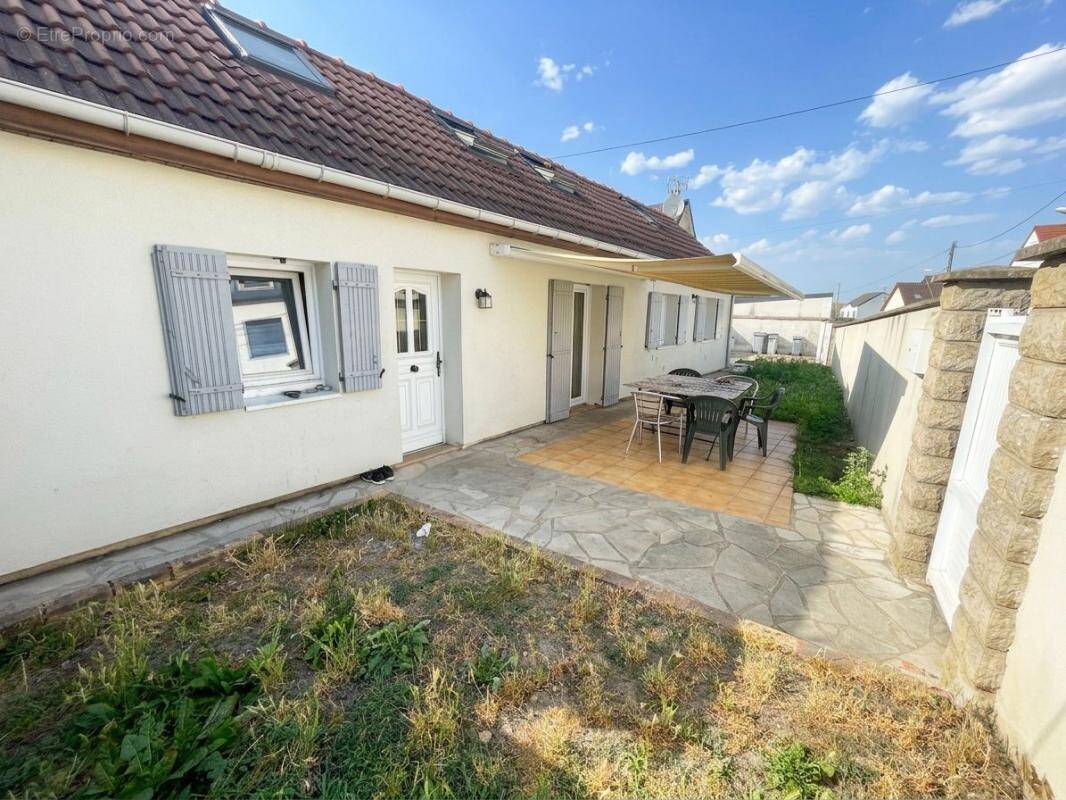 Maison à LA VILLE-DU-BOIS