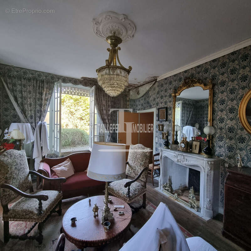 Maison à CHERVEIX-CUBAS