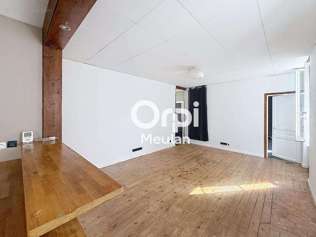 Appartement à SERAINCOURT