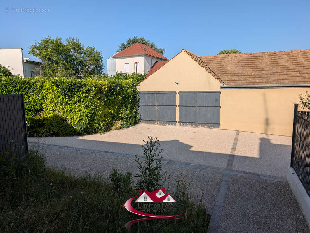 Appartement à MAULETTE