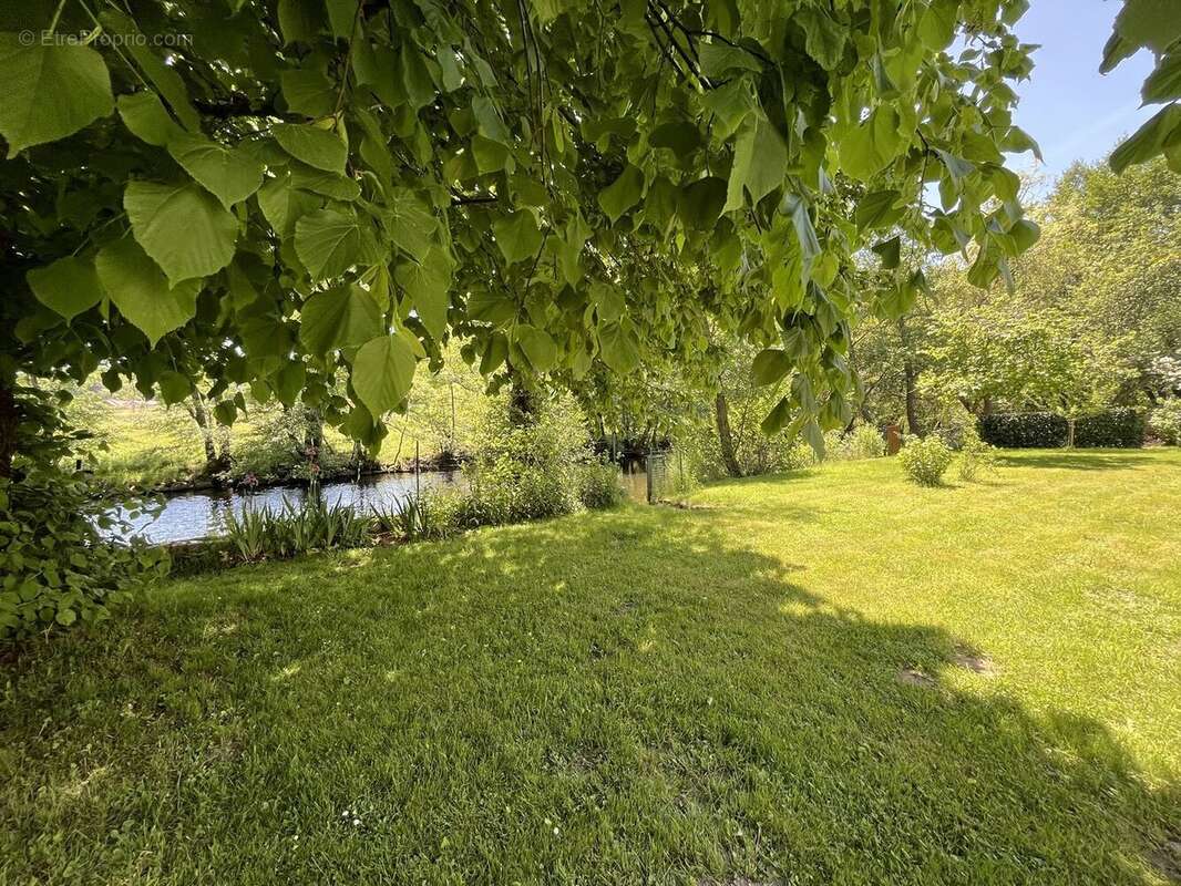 Maison à LE MALZIEU-VILLE