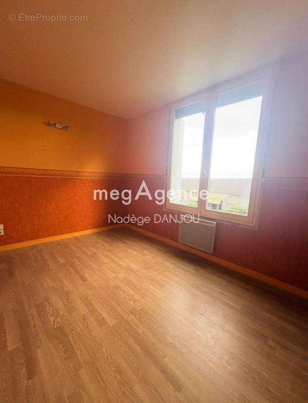 Appartement à LANDELLES-ET-COUPIGNY