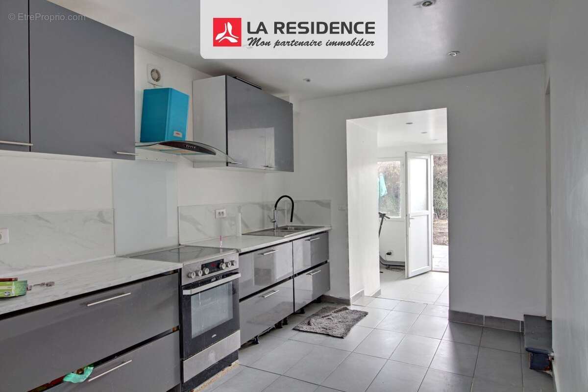 Maison à LES MUREAUX