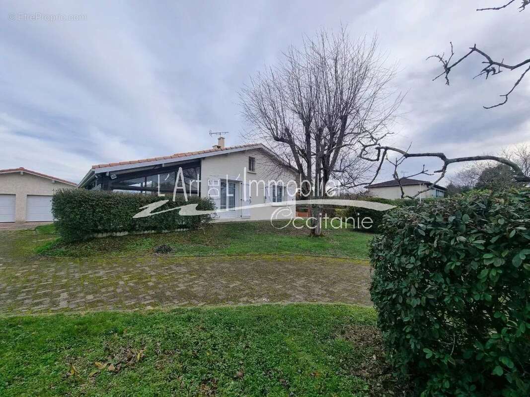 Maison à LA SALVETAT-SAINT-GILLES