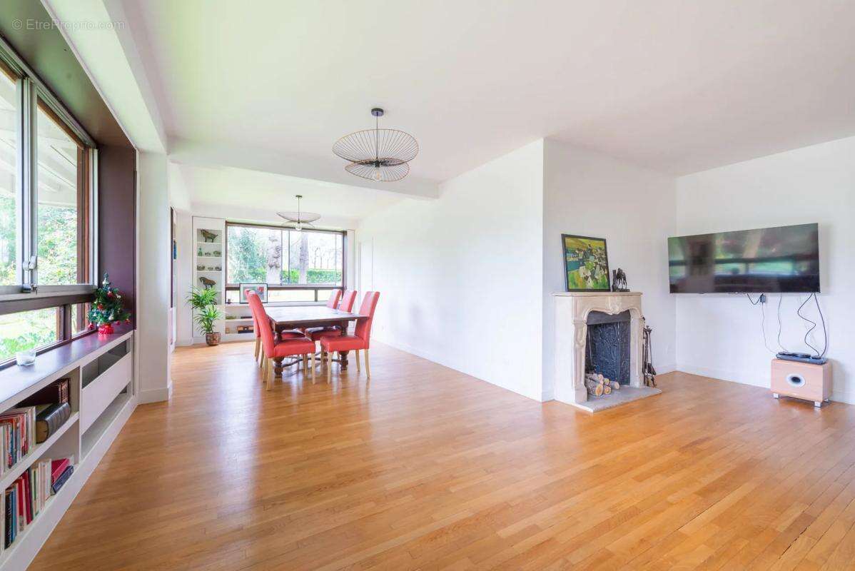 Appartement à LOUVECIENNES