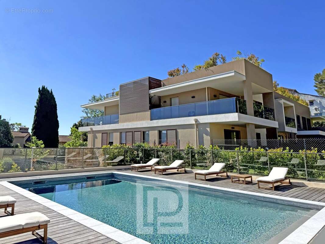 Appartement à MOUGINS