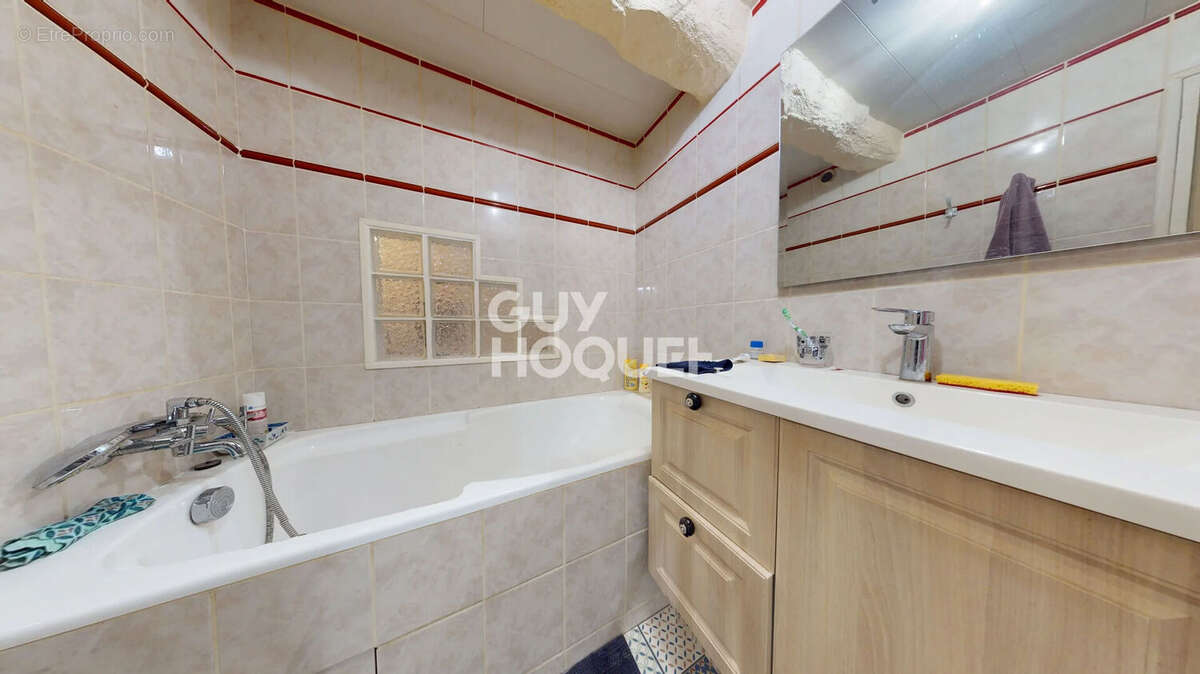 Maison à YVIGNAC-LA-TOUR