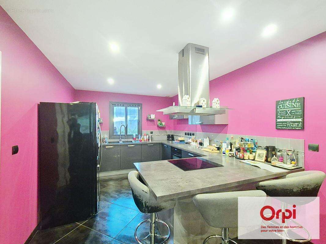 Maison à LE LARDIN-SAINT-LAZARE