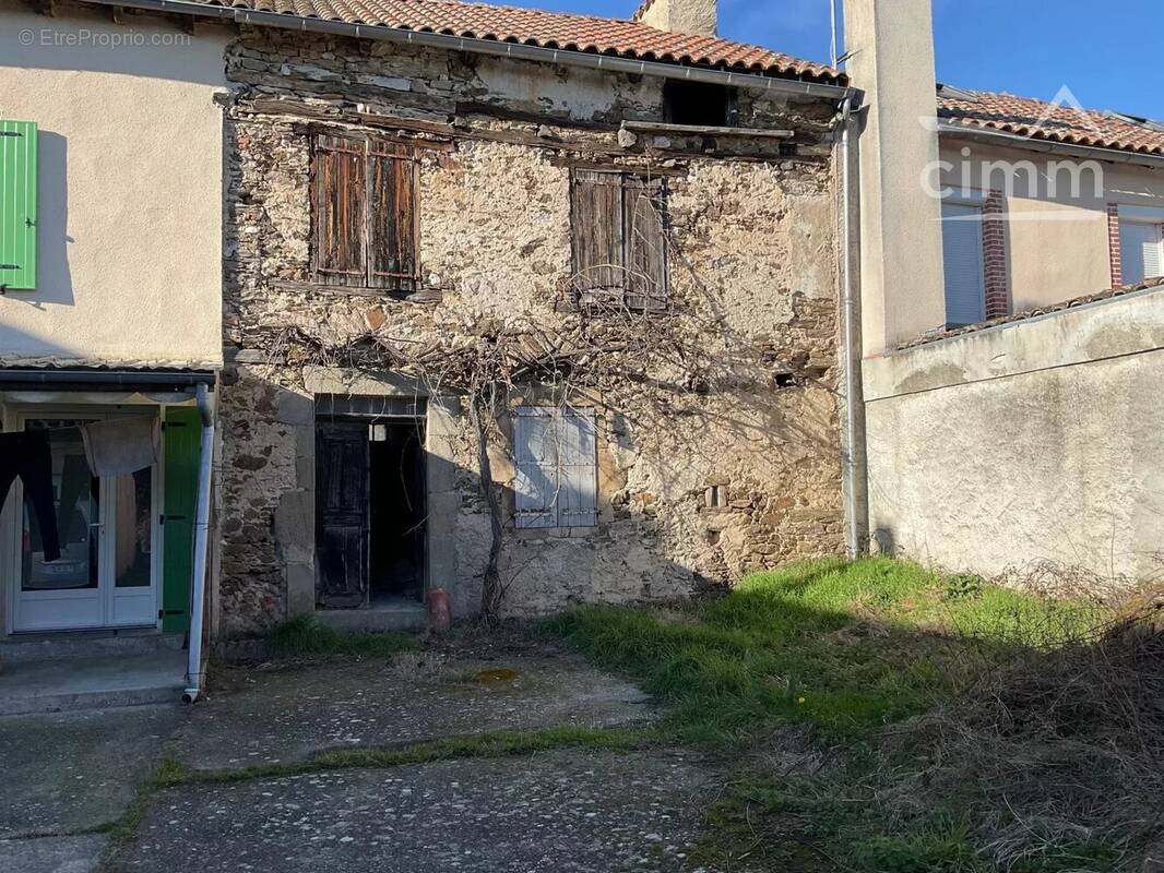 Maison à MIRANDOL-BOURGNOUNAC