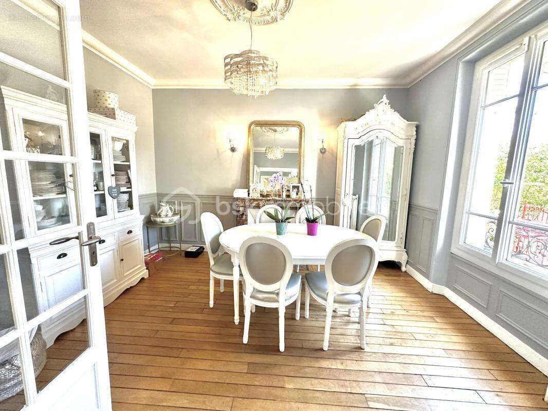 Maison à VERRIERES-LE-BUISSON