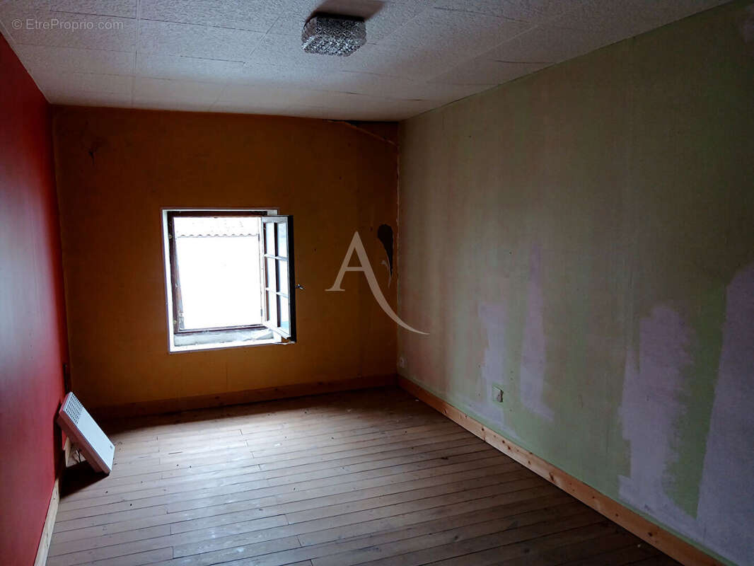 Maison à SAINT-DIZANT-DU-GUA