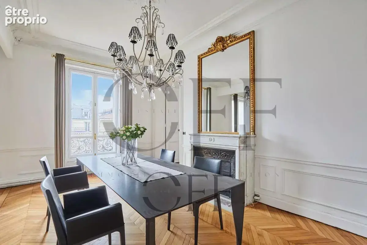 PARIS 8ᵉ – PLACE DES TERNES – Appartement Haussmannien d'exception – 180 m² - photo 12
