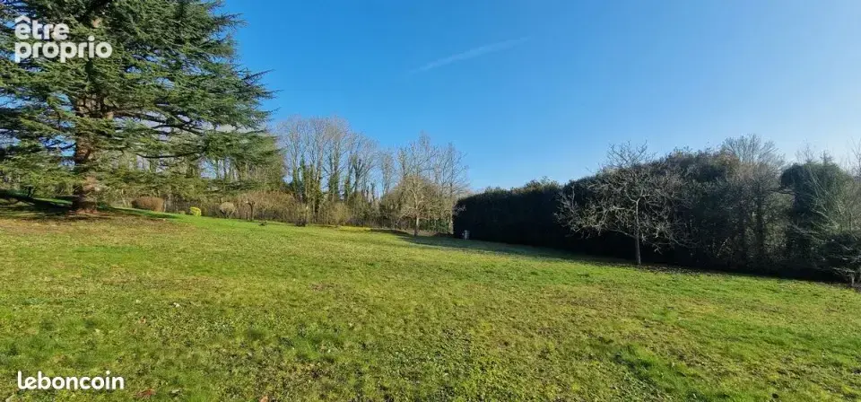 Terrain à LONGUESSE