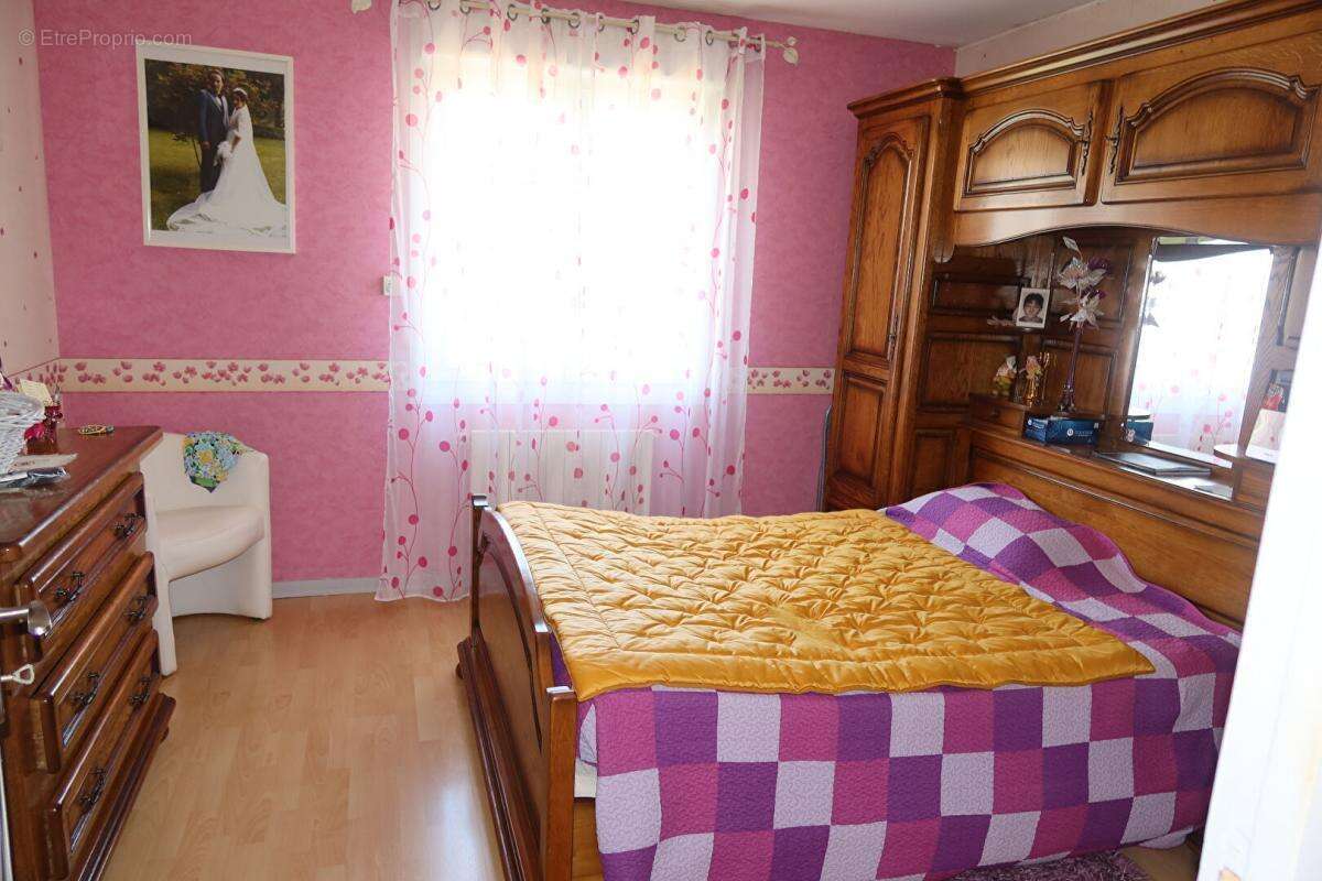 Maison à POUILLEY-LES-VIGNES