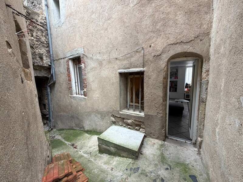 Maison à LES MARTRES-DE-VEYRE