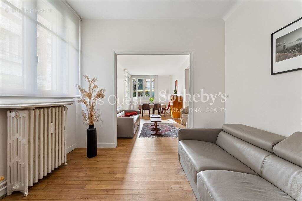 Appartement à NEUILLY-SUR-SEINE