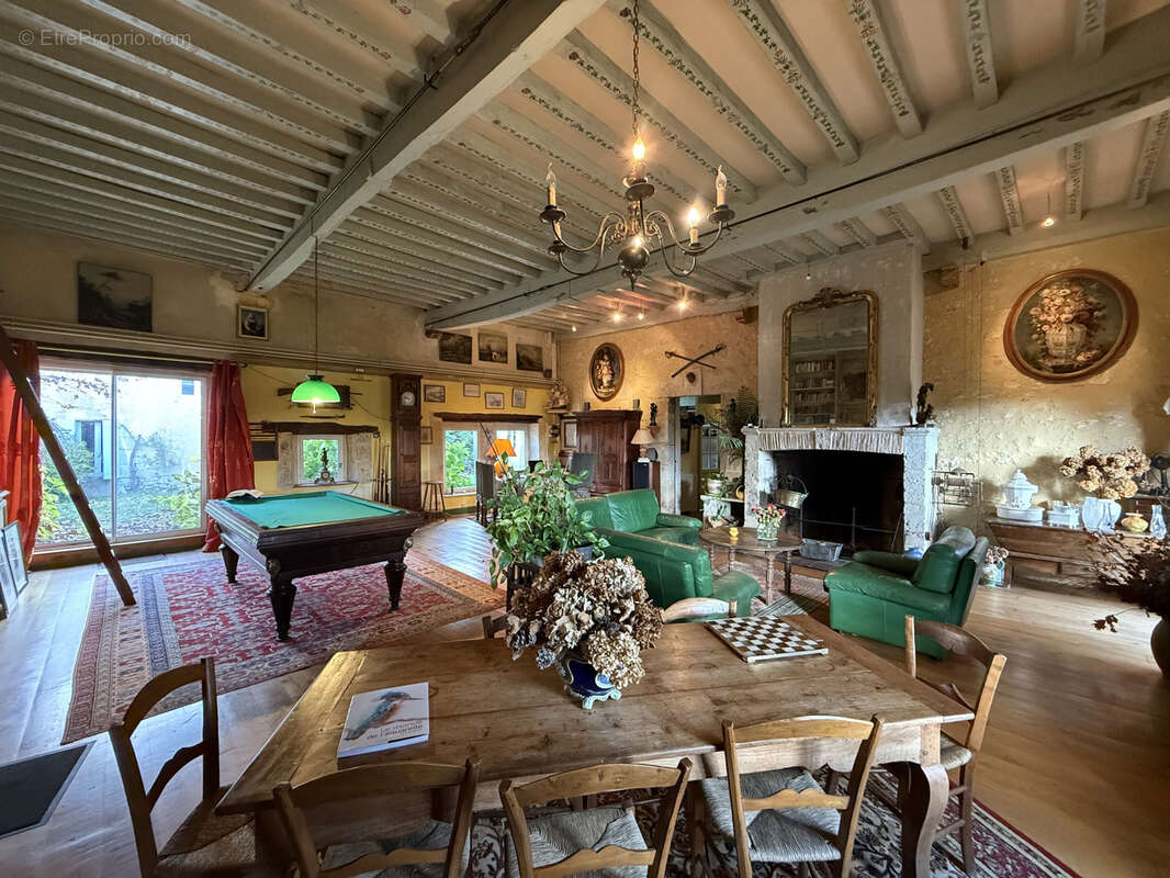 Maison de maitre avec dépendances et piscine au calme sur 11ha à Castelnau d’Auzan Labarrère - photo 2