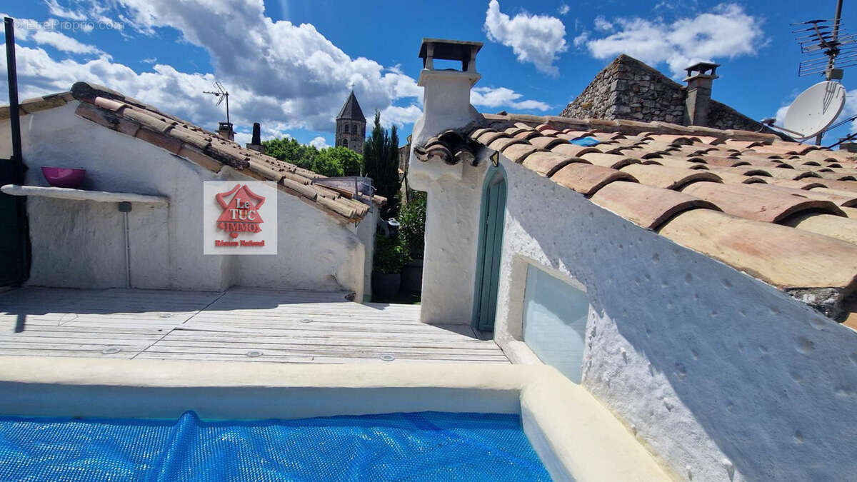 Maison à LA GARDE-ADHEMAR