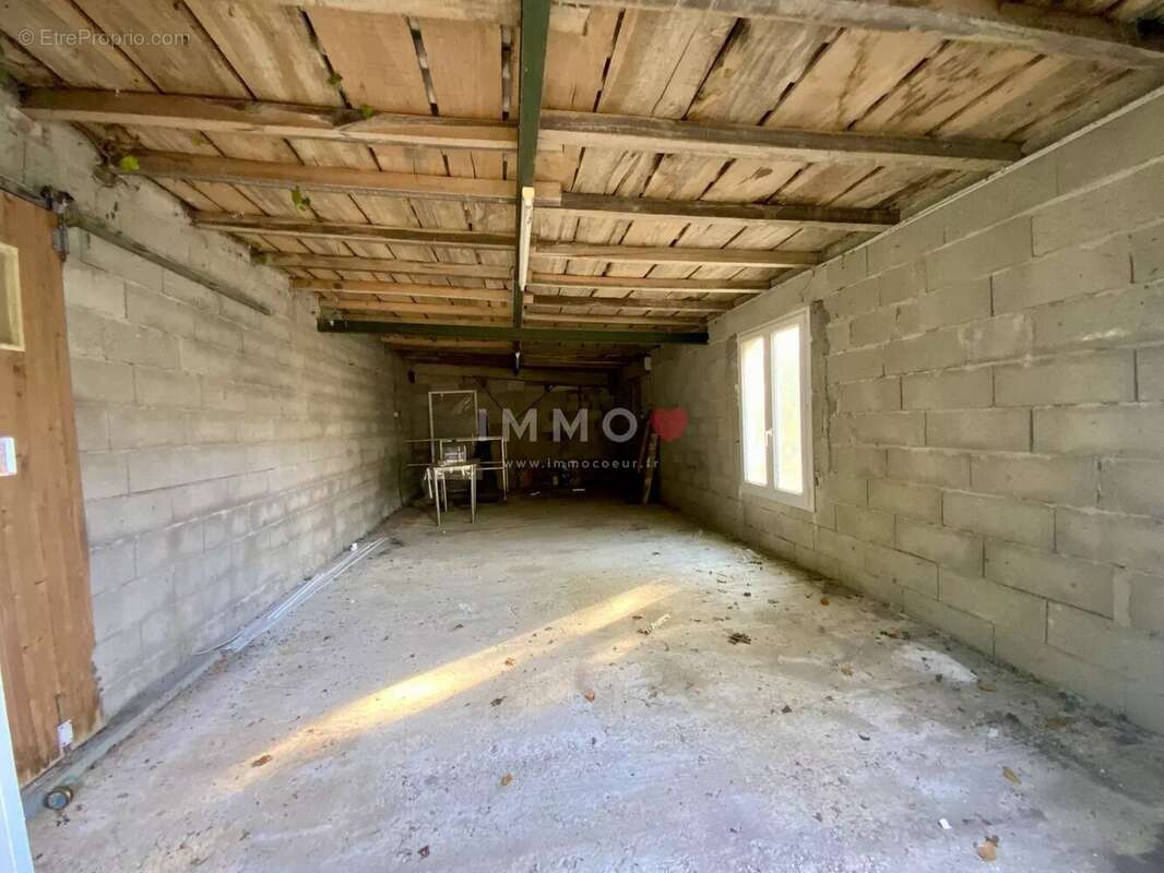Maison de plain-pied rénovée – 3 chambres – Commerces et écoles à pied - photo 12