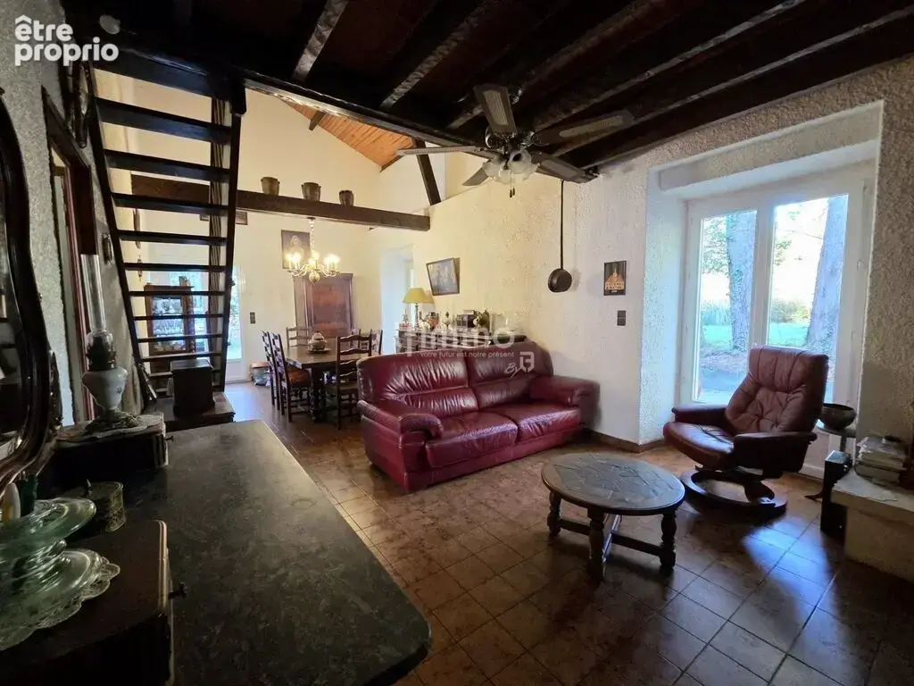  Grande maison familiale – 206 m² – Parcelle 17 457 m² - photo 4